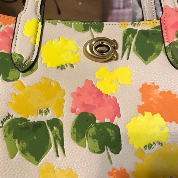 🌸🌿 Coach Willow Tote 24 With Floral Print - Picture 10 of 14